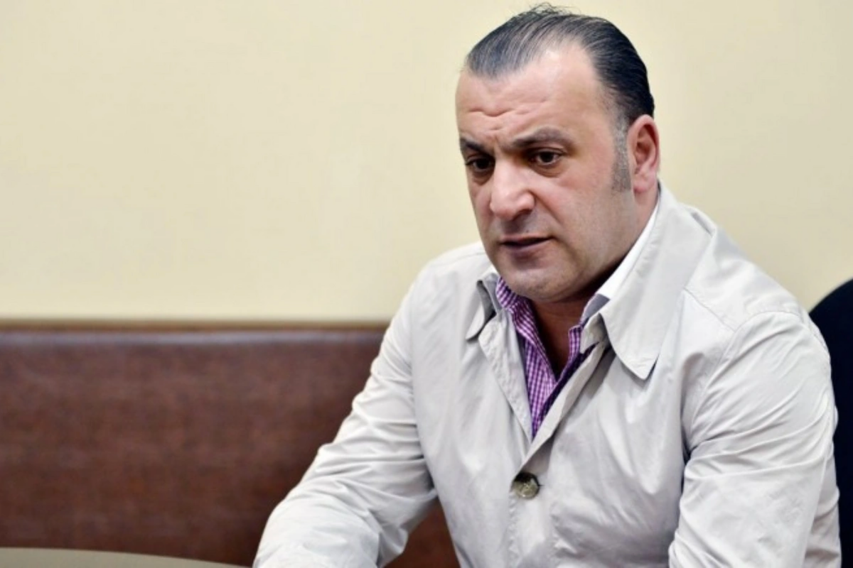Nazim Pişiyari tanınmaz halda 
