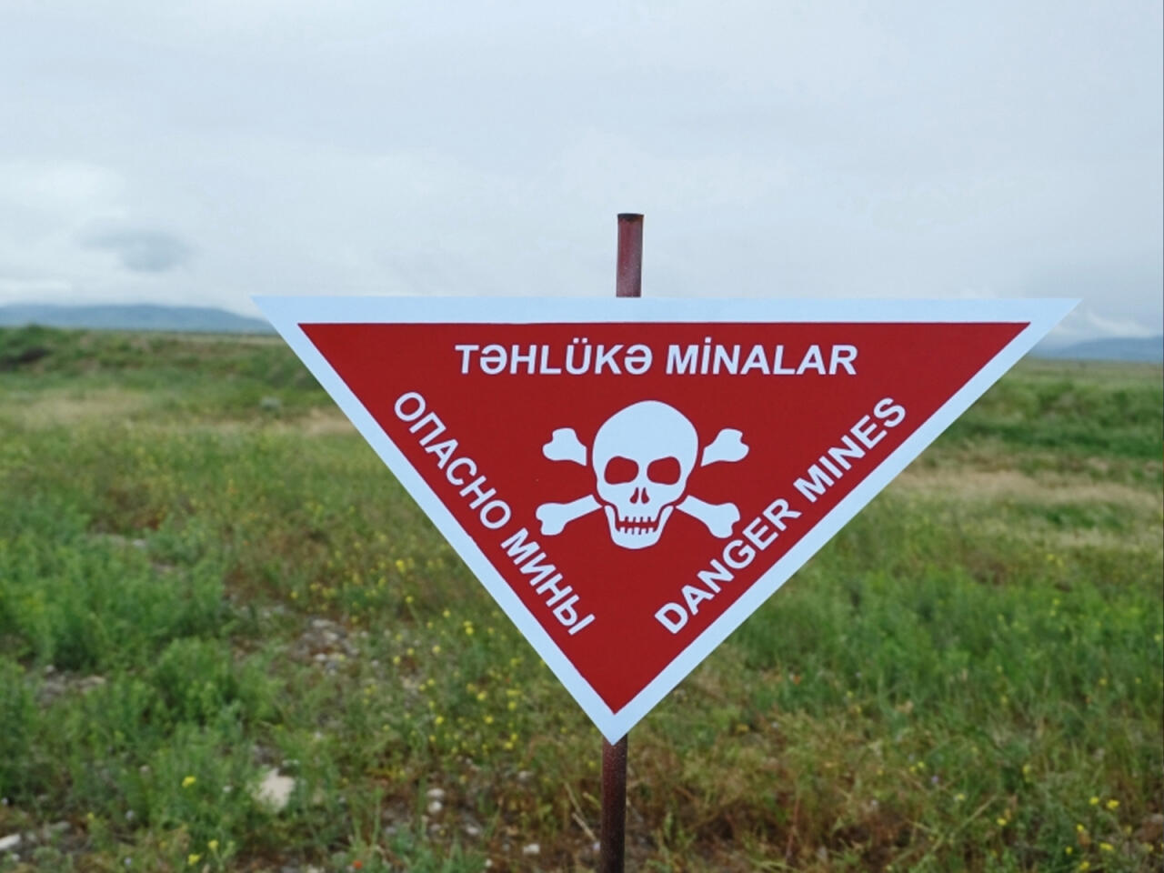 45 yaşlı kişi minaya düşdü: sol ayağı amputasiya edilib 
