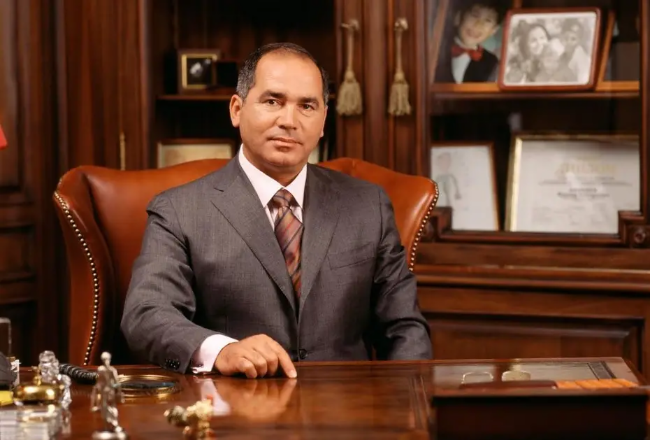 Azərbaycan əsilli milyarderin şirkətinin külli miqdarda