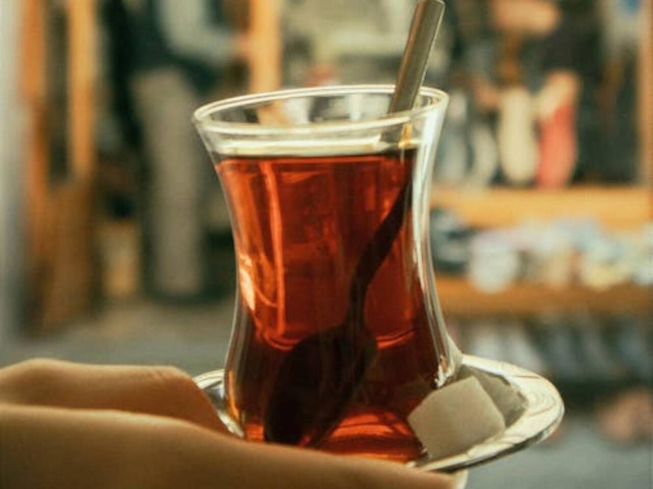 Hər g&uuml;n qara &ccedil;ay i&ccedil;məyin 6 m&ouml;c&uuml;zəvi faydası