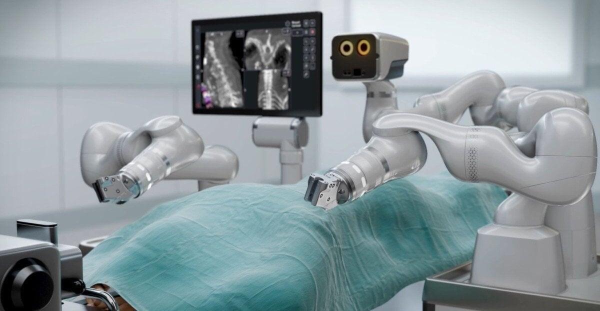 D&uuml;nyanın ilk insanabənzər cərrah robotu təqdim edildi 