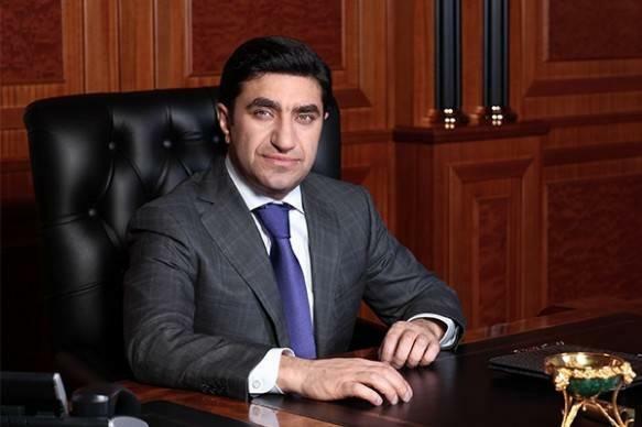 Azərbaycandan Qod Nisanovun oğlunun toyuna bu müğənnilər gedəcək  ADLAR
