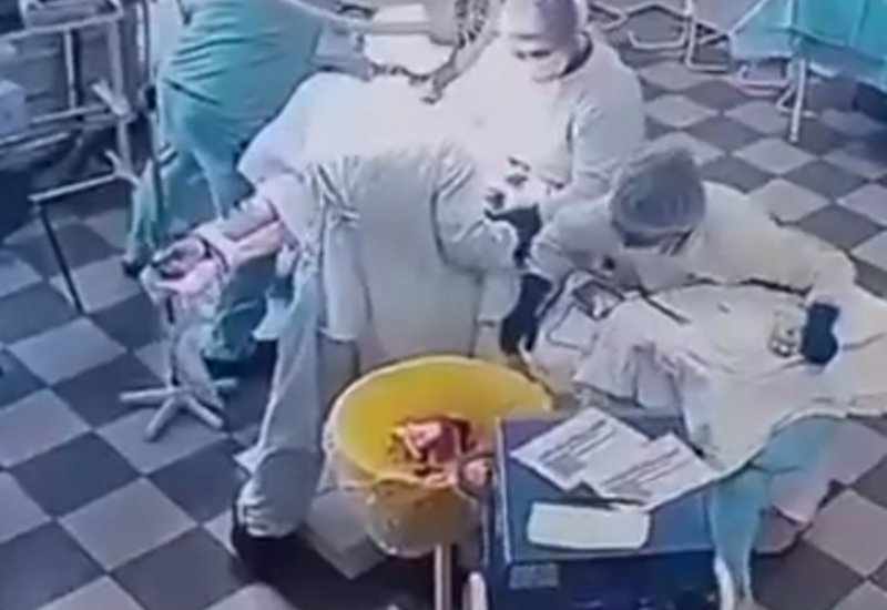 Güclü zəlzələyə baxmayaraq əməliyyata davam etdilər 