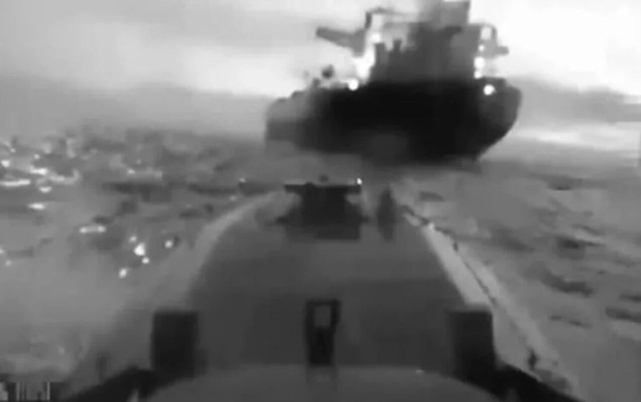 Qara dənizdə gəminin vurulma anı 