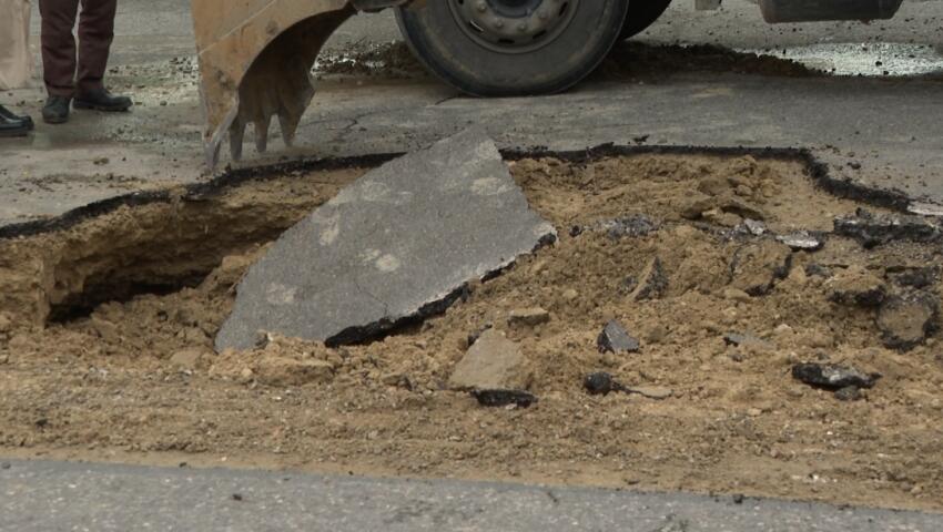 Bakkıda yol çökdü 