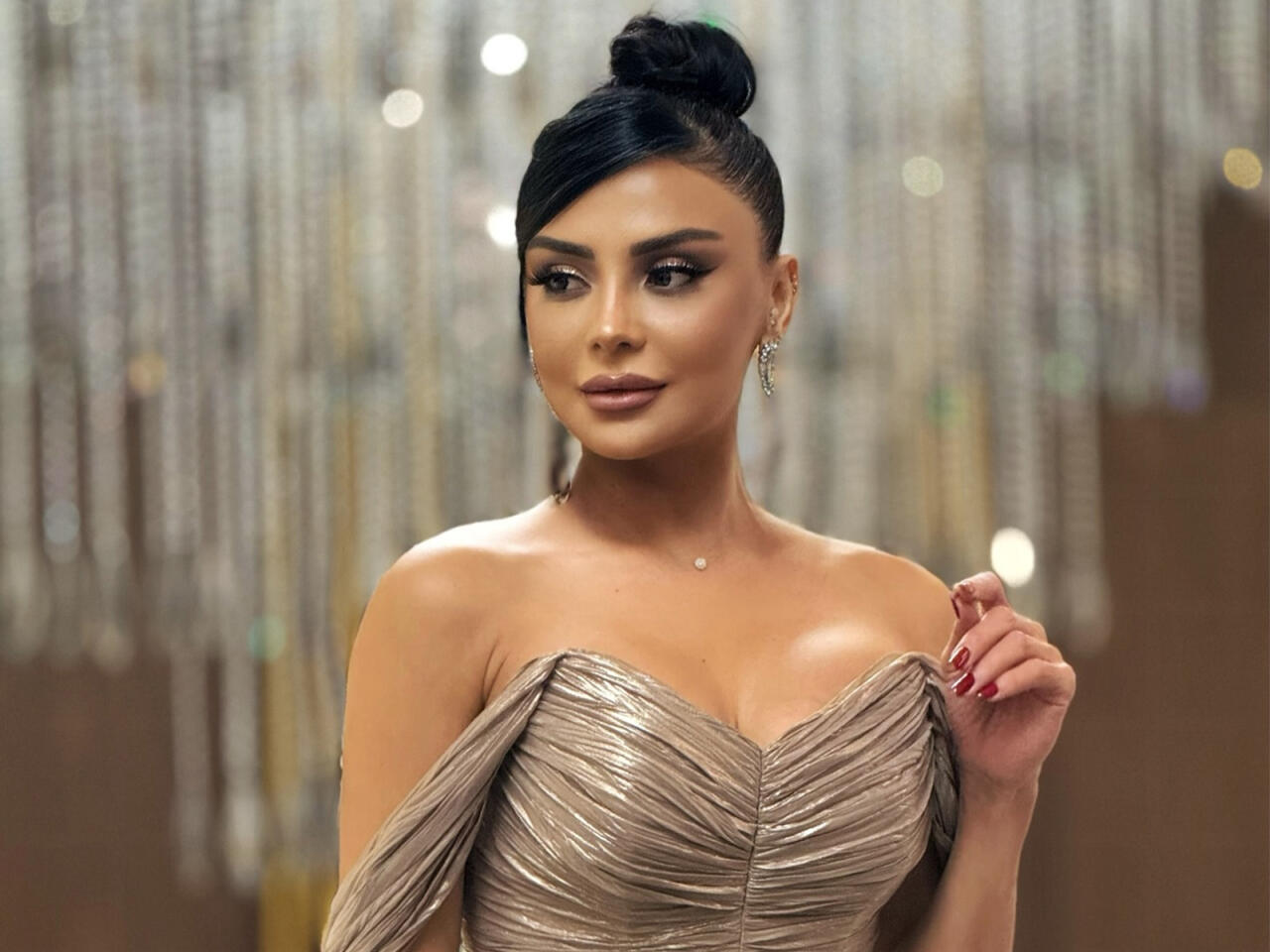 V&uuml;salə 30 min manatlıq saatı ilə DİQQƏT &Ccedil;ƏKDİ 