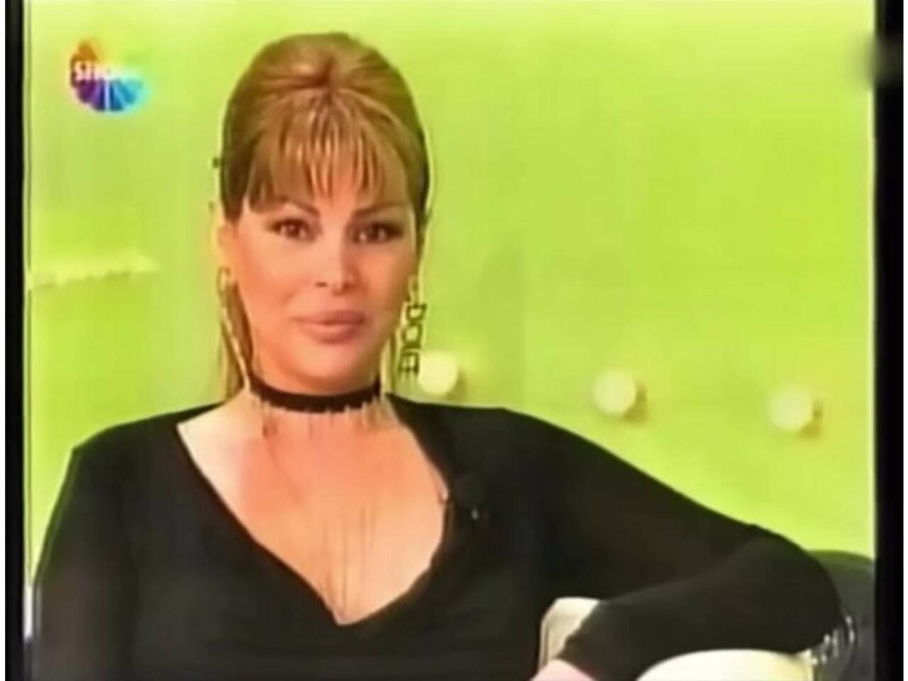 Ayg&uuml;n Kazımova 2001ci ildə SHOW TVdə: Geyim tərzi və ifası g&uuml;ndəm oldu 