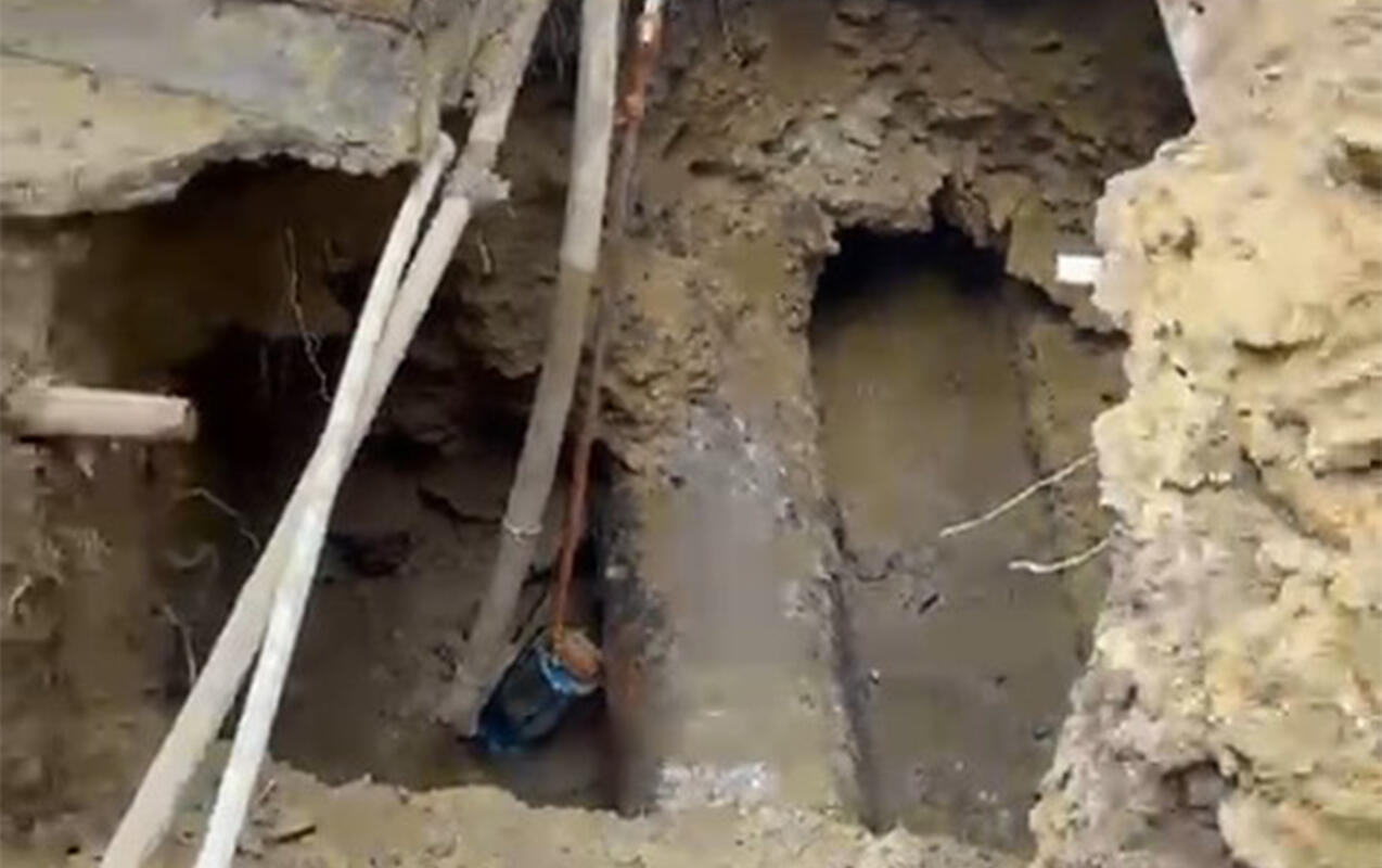 Həyətindəki qazıntıdan narazı olan sakinə cavab  &ldquo;O tikinti s&ouml;k&uuml;lməlidir&rdquo; 