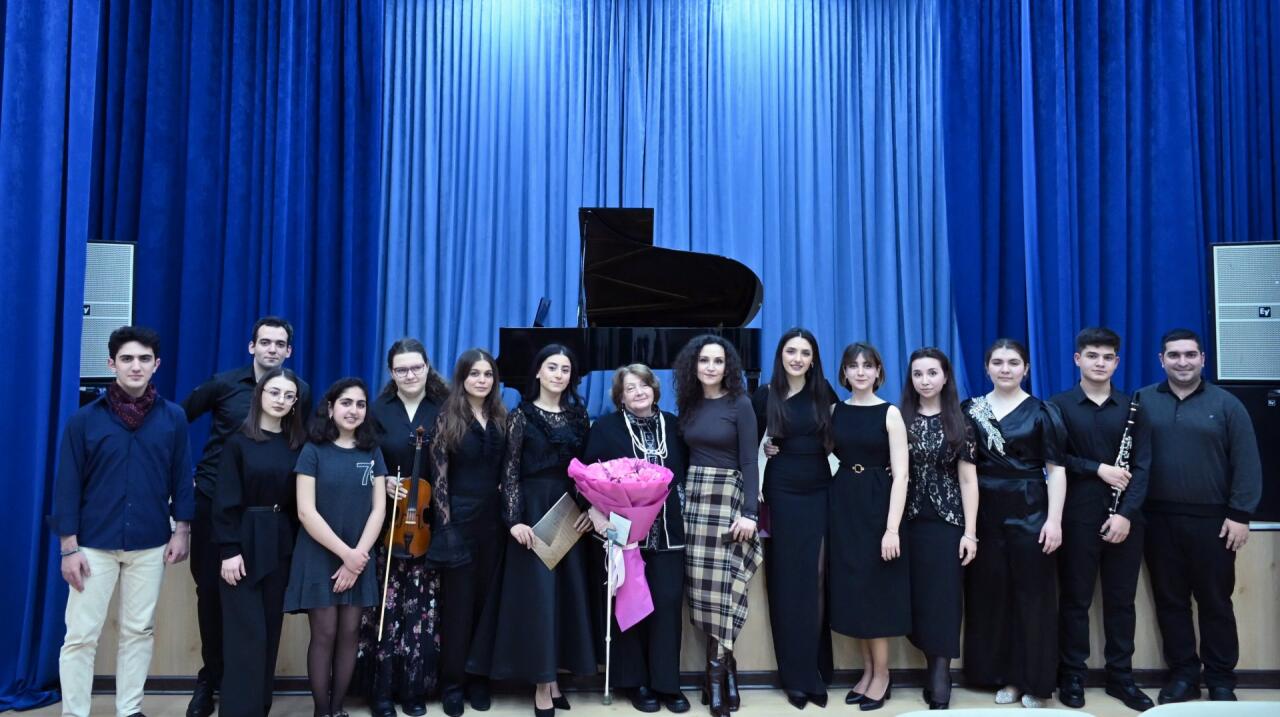 Qara Qarayevin əbədi yaşar xatirəsinə həsr olunmuş konsert proqramı ke&ccedil;irildi 