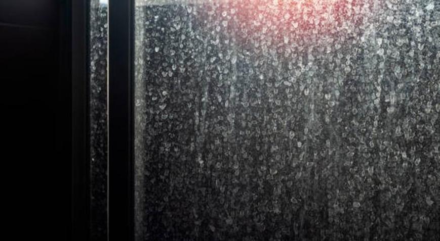 Ərpdən matlaşan duş kabinləri üçün təbii həll 