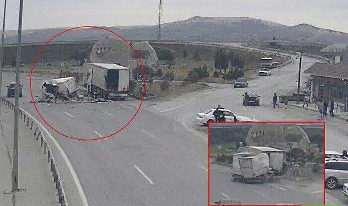 Y&uuml;k avtomobili yol kənarında dayanan maşına &ccedil;ırpıldı 