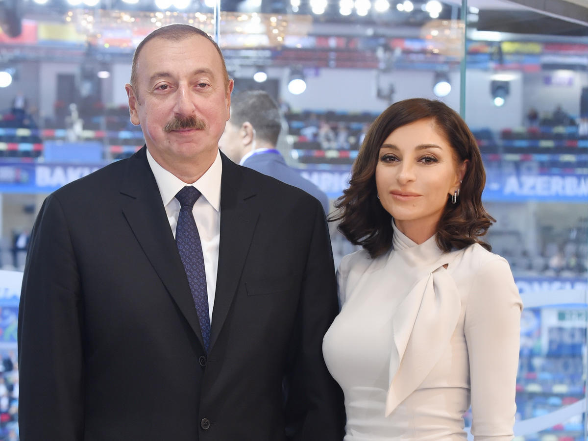 İlham Əliyev və Mehriban Əliyeva Tiencində dövlət və hökumət başçılarının və xanımlarının şərəfinə ziyafətdə iştirak ediblər  VİDEO