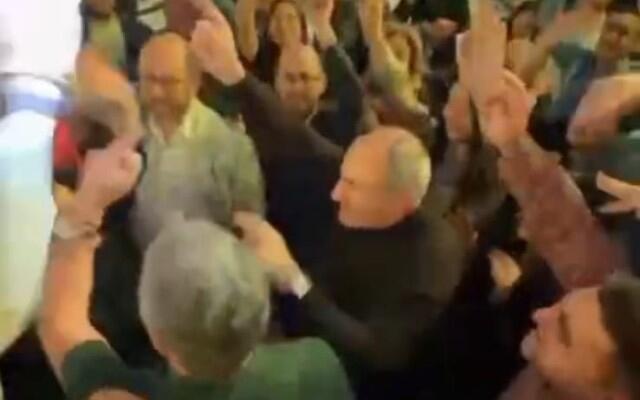 Paşinyan bu dəfə rəqsi ilə g&uuml;ndəmdə  VİDEO