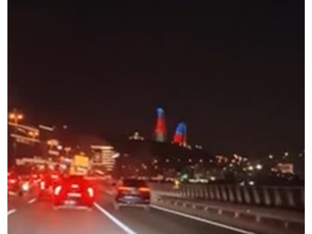 Bakıda tıxacda qalan sürücü nömrəni söküb avtobus zolağına daxil oldu  VİDEO