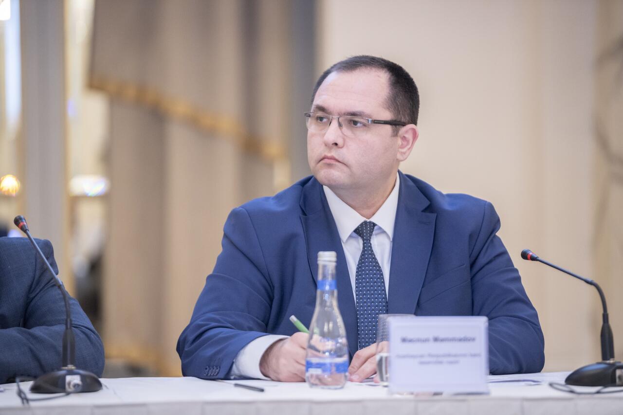 Nazir direktoru işdən çıxardı 