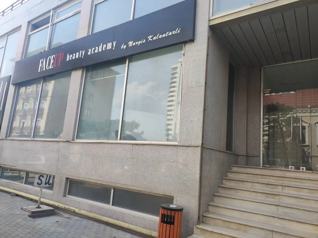 Bakıda 1,7 milyonluq əmlak hərraca &ccedil;ıxarıldı 