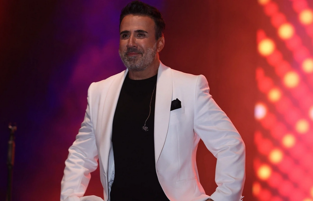 Əmrah azərbaycanlı m&uuml;ğənni ilə bağlı paylaşım etdi 