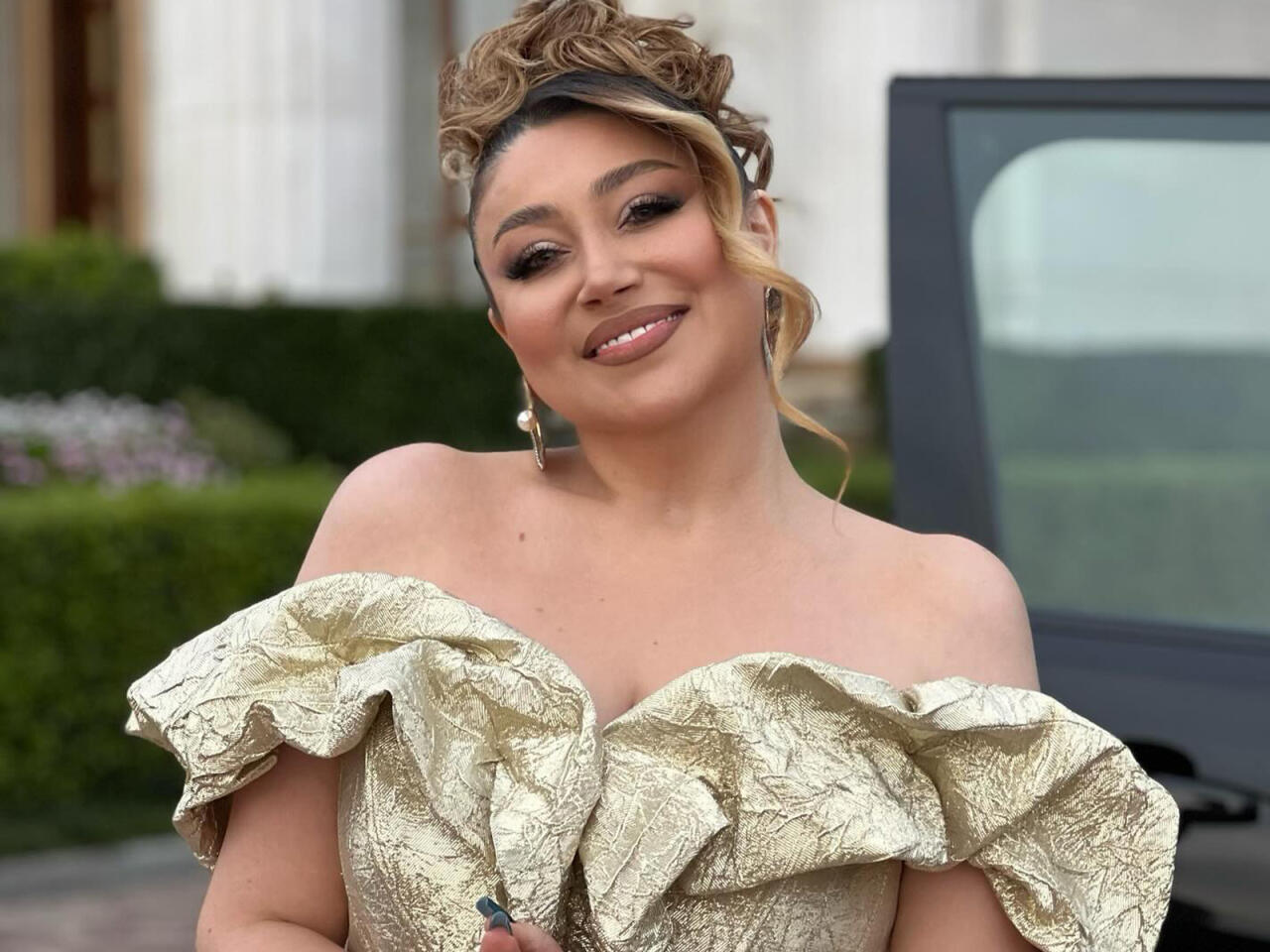 Damlanın he&ccedil; yerdə g&ouml;rmədiyiniz bəylə RƏQSİ 