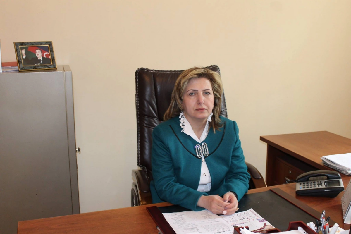 Məktəb direktorunun pul yığması iddiası ilə bağlı araşdırma aparılacaq