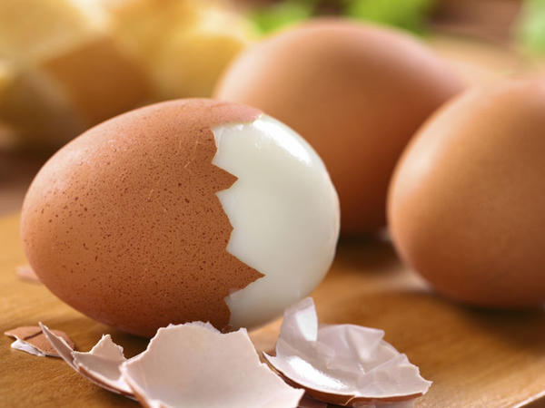 Yumurtanın qabığını bu &uuml;sullarla daha asan soymaq m&uuml;mk&uuml;nd&uuml;r