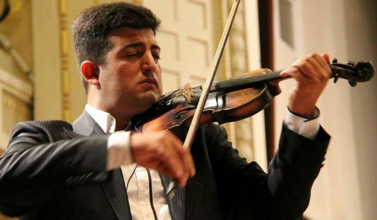 Maestro Ceyhunun çaydakı görüntüsü tənqid olundu  Rəyləri bağladı