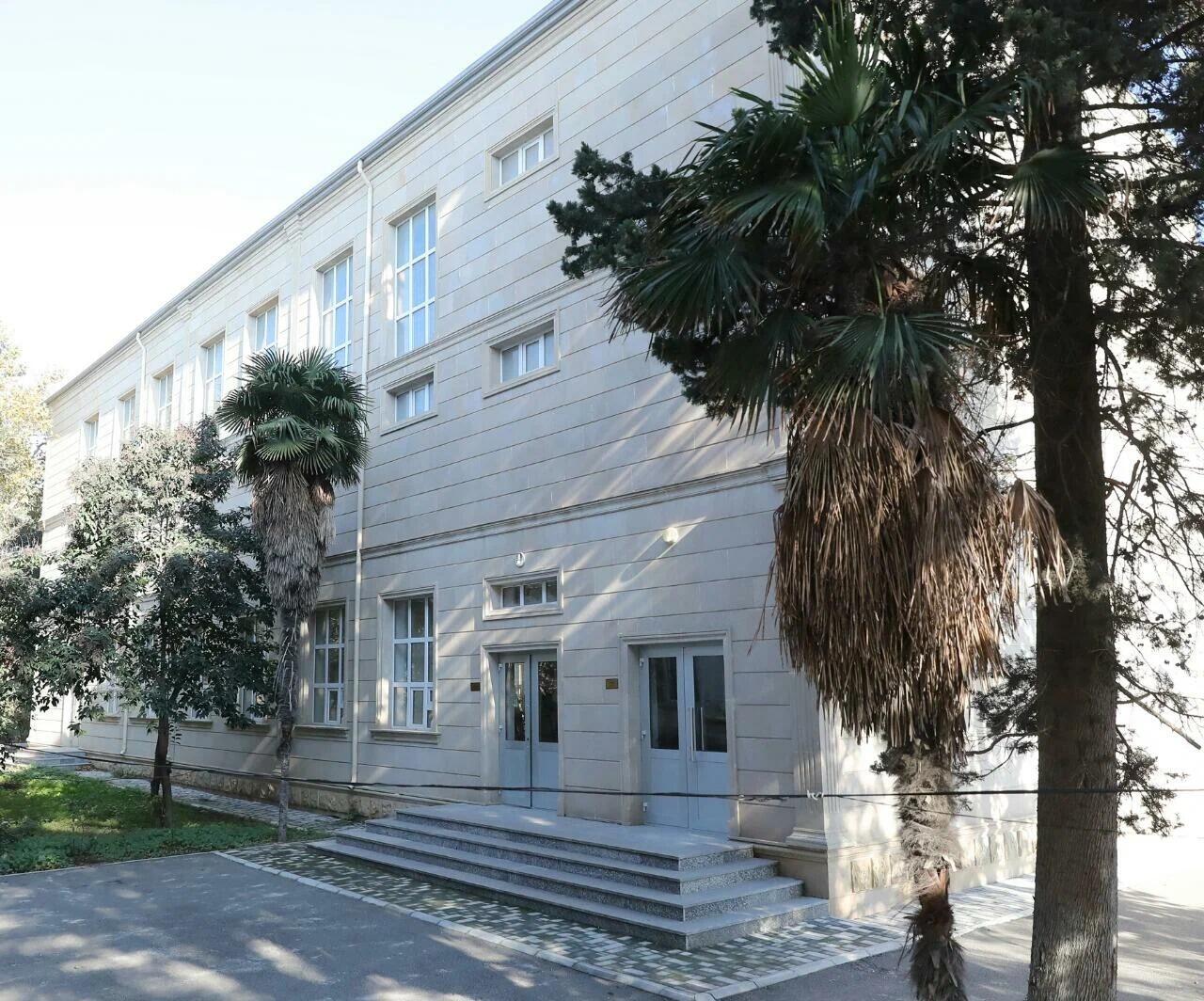 Bakıda məktəb S&Ouml;K&Uuml;L&Uuml;R