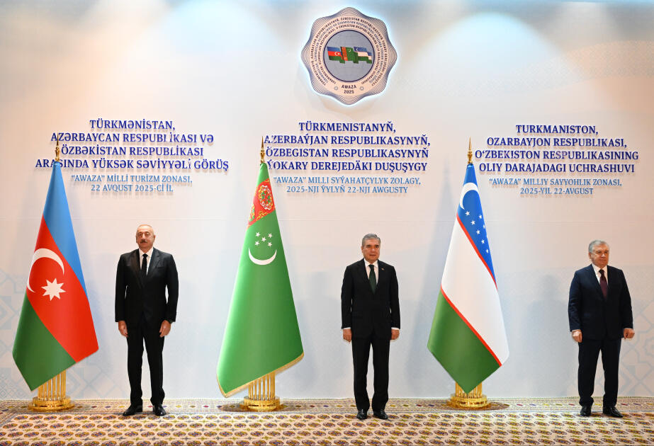 Türkmənbaşı şəhərində Türkmənistan, Azərbaycan və Özbəkistan arasında yüksəksəviyyəli görüş başlayıb  FOTO
