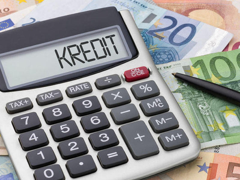 Kredit portfeli sürətlə böyüyür: Bank aktivləri 56.1 milyard manatı aşdı