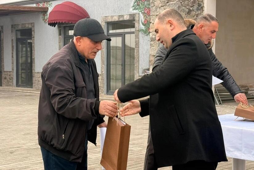 Məmmədbəyli kəndinə qayıdan ailələrə evlərinin a&ccedil;arları təqdim edilib 