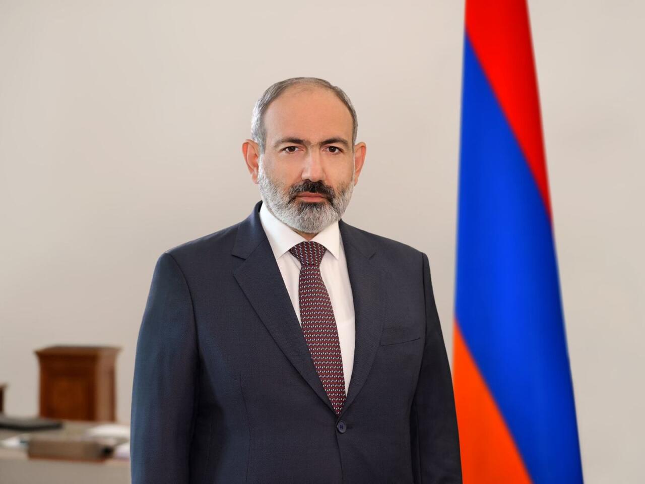 Paşinyan xalqdan üzr istədi