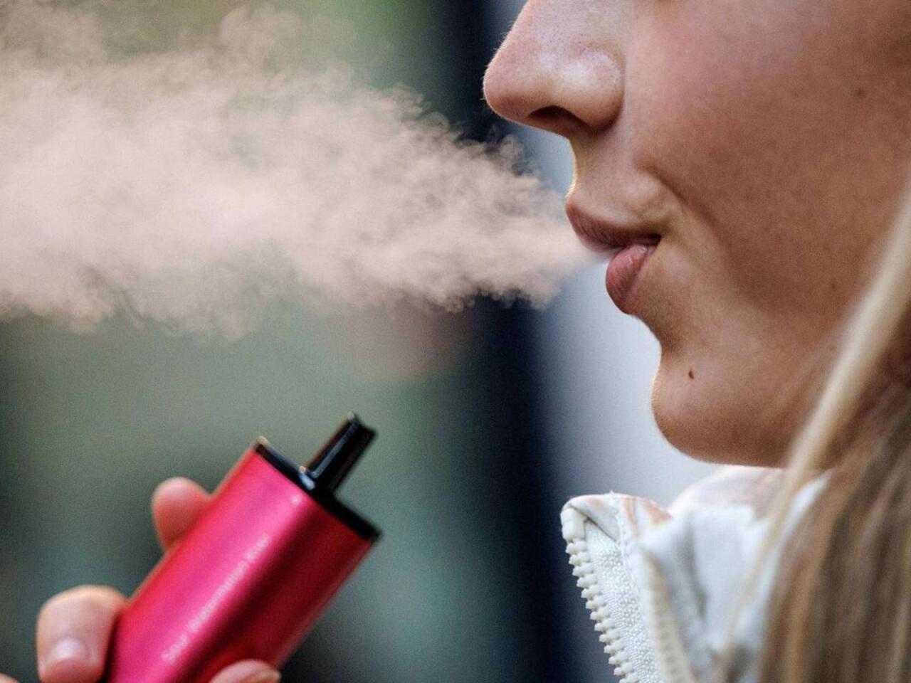 Elektron siqaret qadağası ertələnir  Yaza qaldı