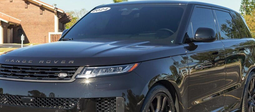 Aparıcı Zaur "Range Rover" ilə qəzaya düşdü 