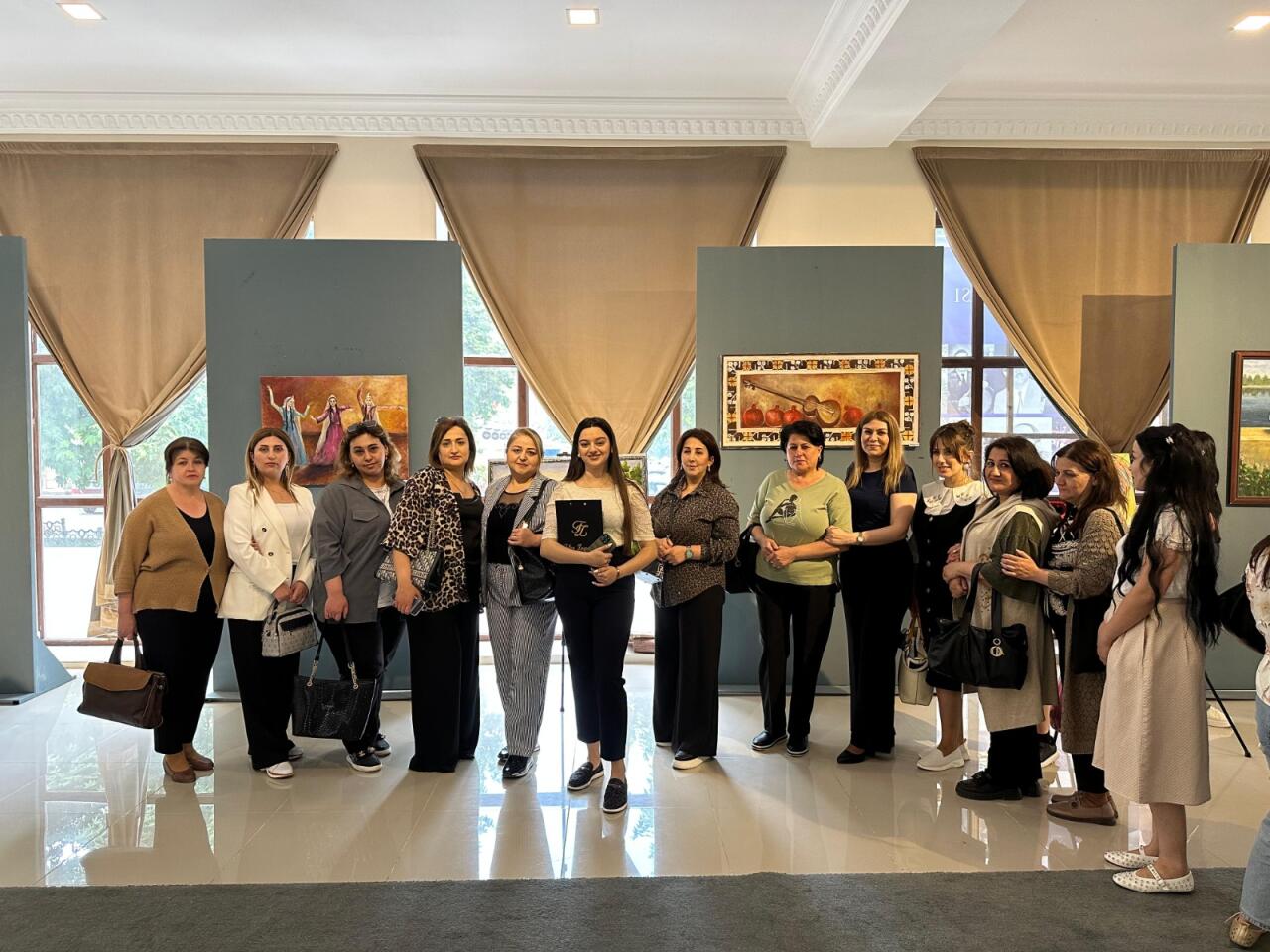 Gəncə Dövlət Filarmoniyasında Əzim Əzimzadənin 140 illik yubileyinə həsr olunmuş sərgi baş tutub  FOTO