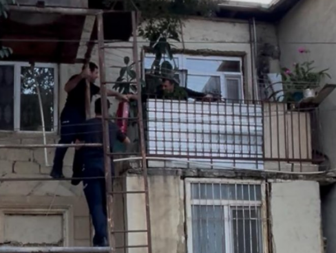 Polis əməkdaşları Cəlilabadda yanğının qarşısını aldılar  FOTO