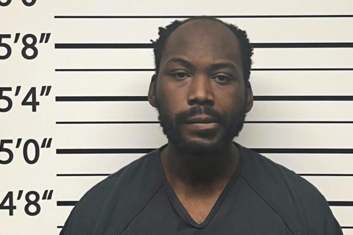 ABŞdə dəhşətli cinayət: Gənc ailəsini və daha iki nəfəri &ouml;ld&uuml;rd&uuml;