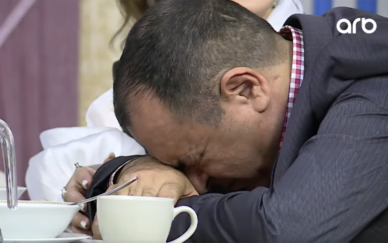 Canlı efirdə Allahverdi Yolçuyevin halı pisləşdi 