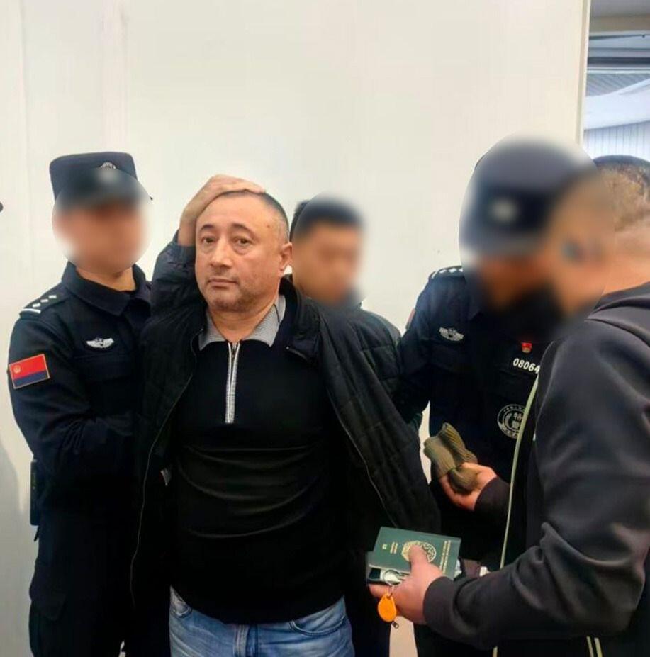 Həyat yoldaşına xəsarət yetirərək ölkədən qaçan şəxs Çində saxlanıldı