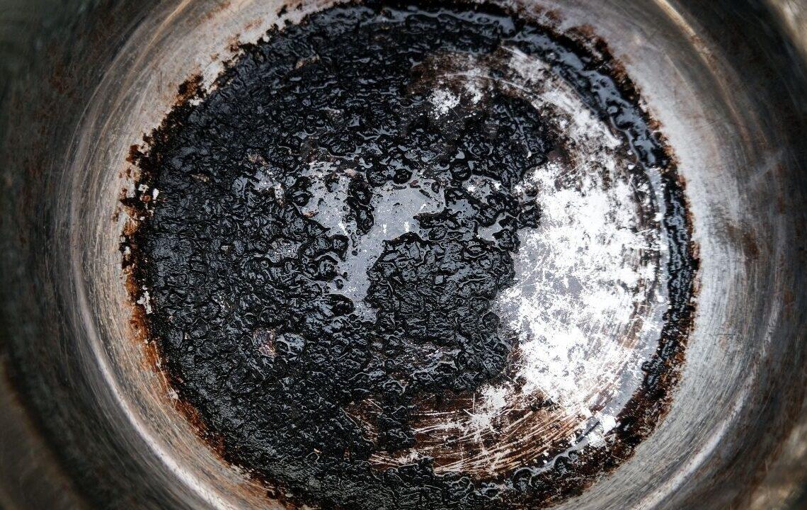 Qaralmış tavanı bir neçə dəqiqəyə ilk günkü kimi edən asan üsul