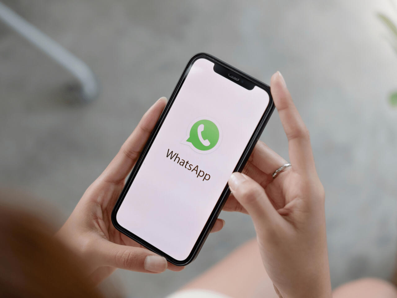 "iPhone" &uuml;&ccedil;&uuml;n "WhatsApp"da yeni funksiya