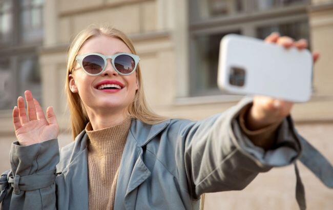 Mükəmməl selfi üçün sadə üsullar: Bəyənmə və şərhlər yağış kimi gələcək 