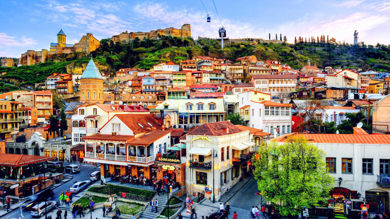 Tiflisin mərkəzində ATIŞMA