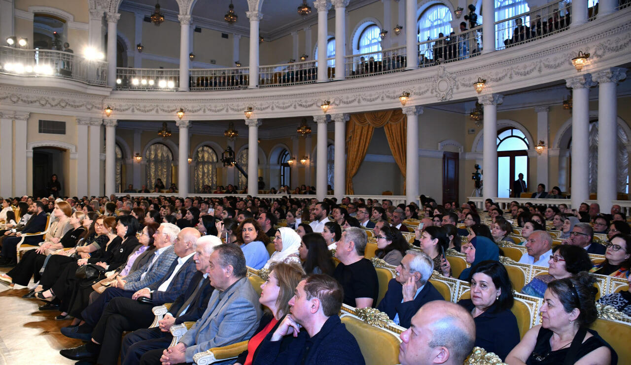 Filarmoniyada Ulu öndərin anadan olmasının 102ci ildönümü münasibətilə konsert keçirilib  FOTO