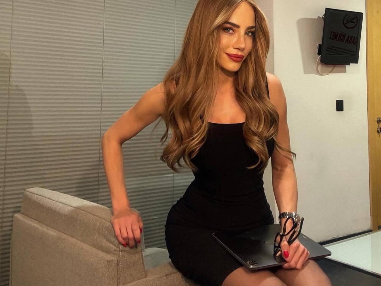 Həbs olunan aparıcının telefonundan g&ouml;r&uuml;n nə məlumatlar &ccedil;ıxdı  FOTO