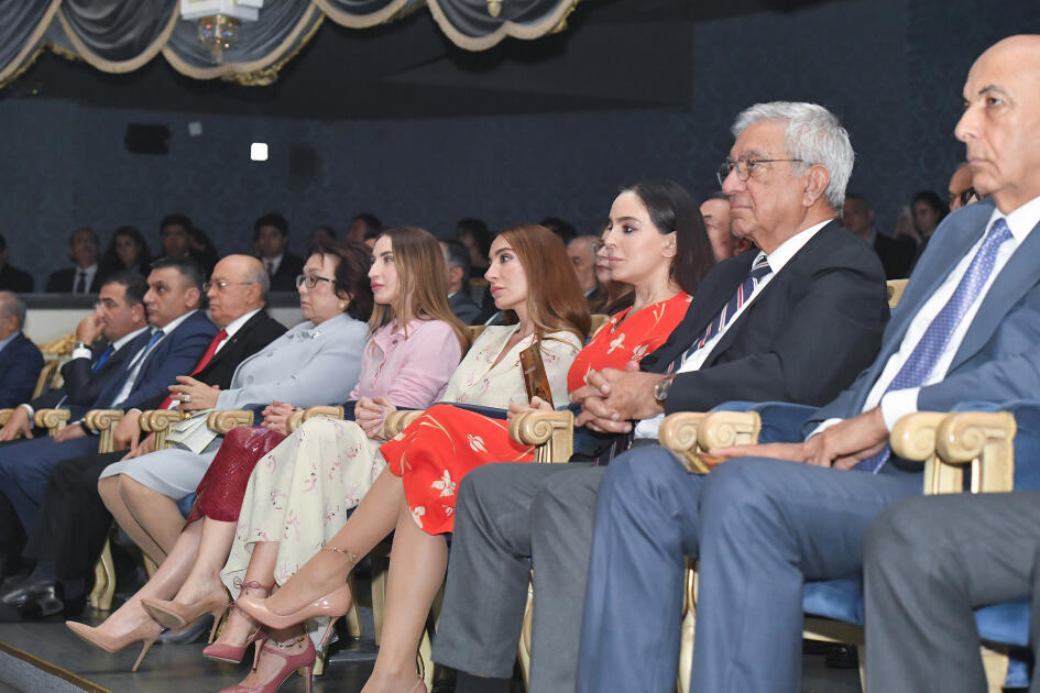 “Gülçöhrə və Əsgər” tamaşasının premyerası olub 