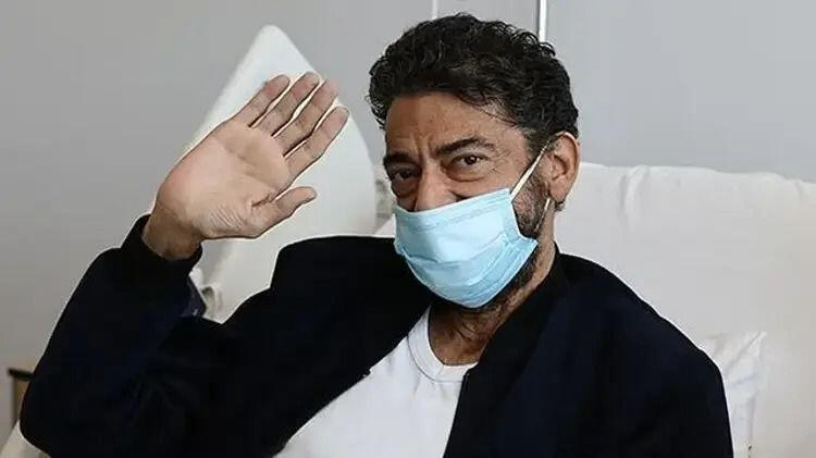 Tanınmış m&uuml;ğənni infarkt ke&ccedil;irdi 