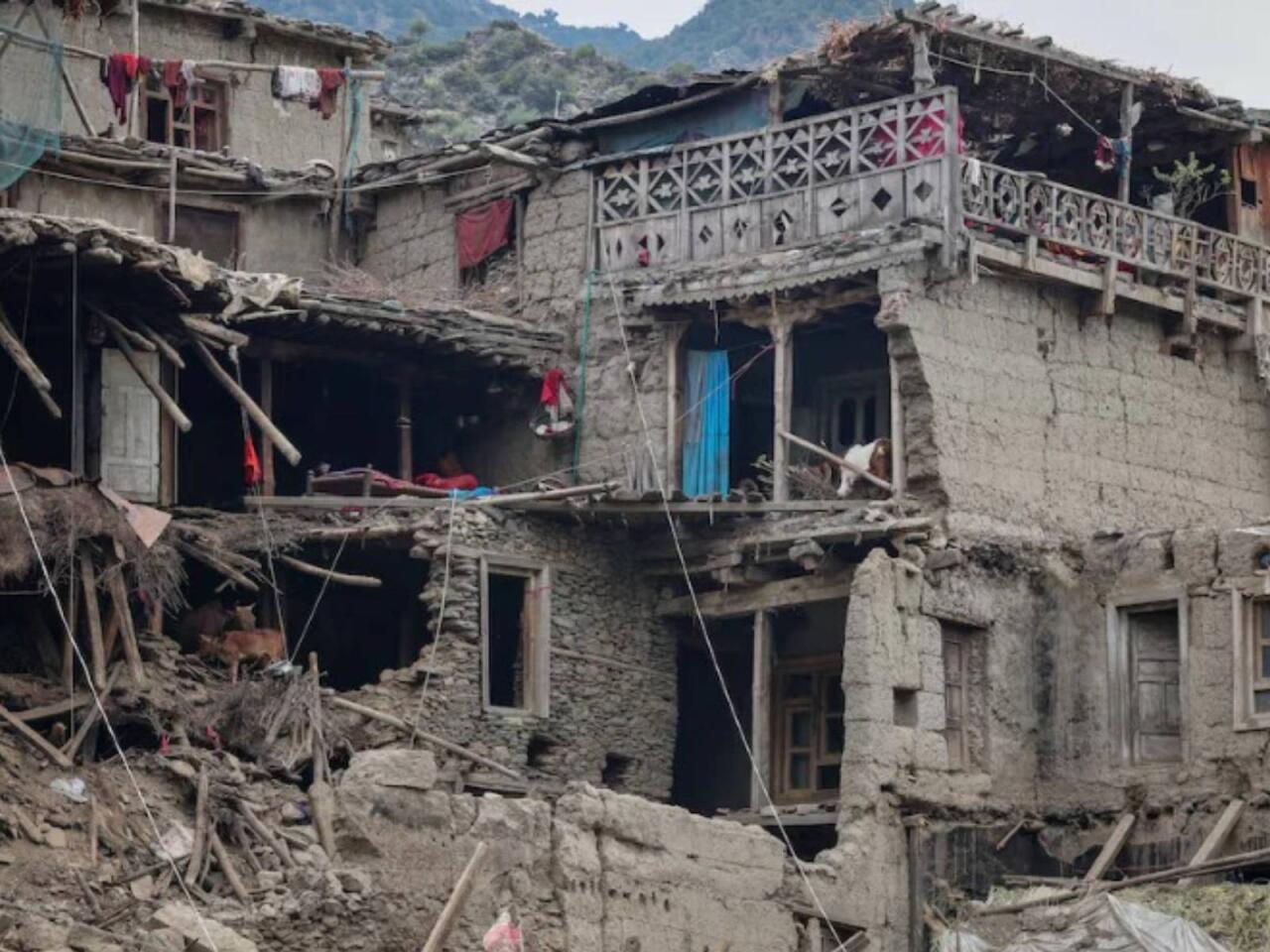 Gecə güclü zəlzələyə oyandılar  Xeyli ölən var