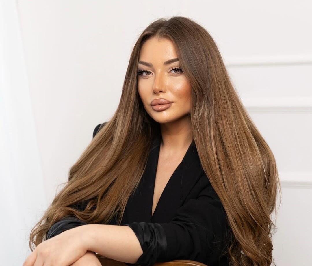 Tanınmış xanəndə bu aparıcı ilə EŞQ YAŞAYIR  toy olacaq 