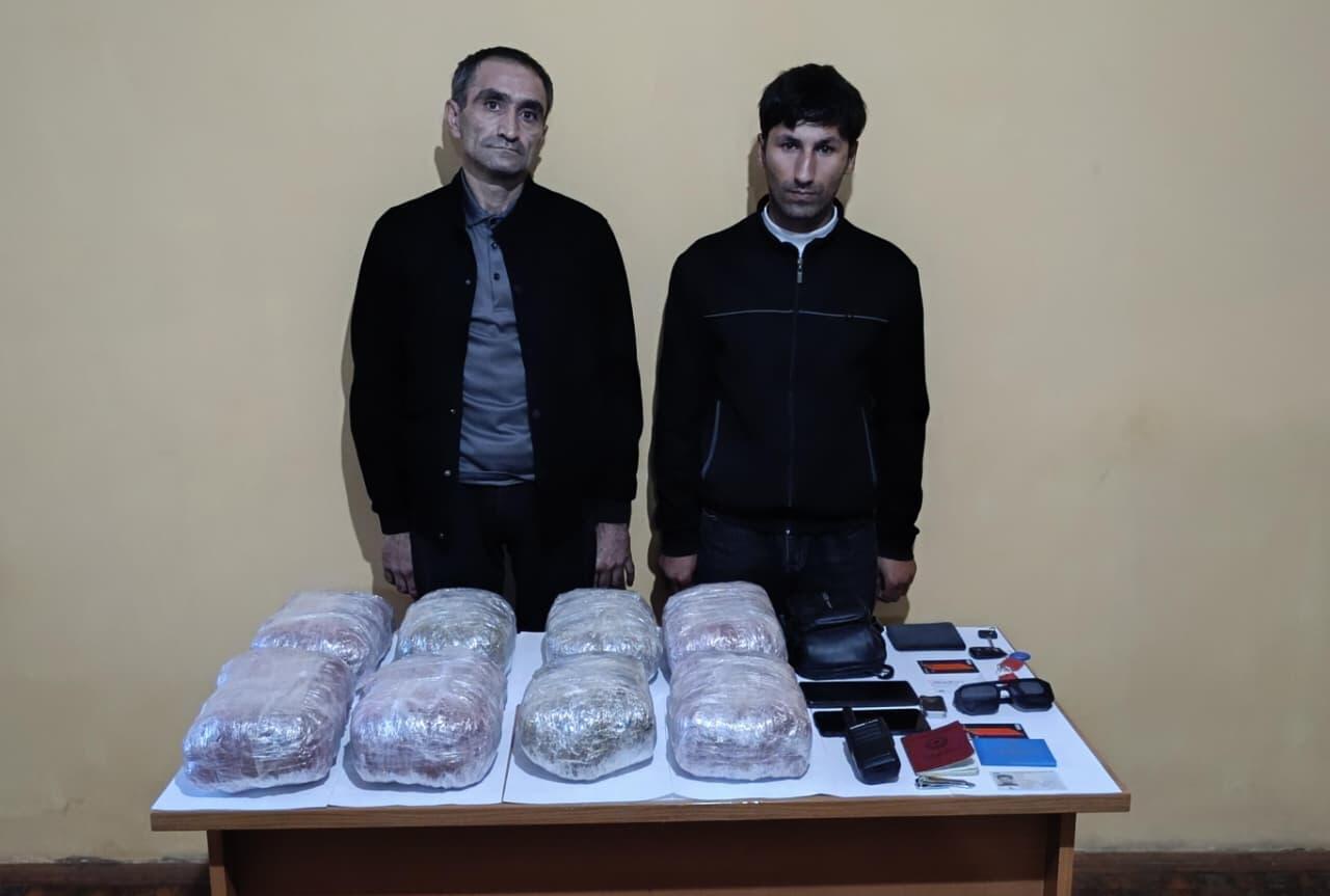 Ölkə ərazisinə narkotik vasitə keçirməyə cəhd edən şəxslər saxlanılıb