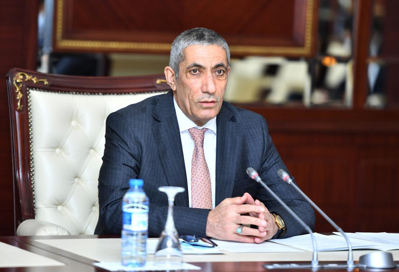 “Adnan Əhmədzadə iqtidara yaxın olmayıb” 