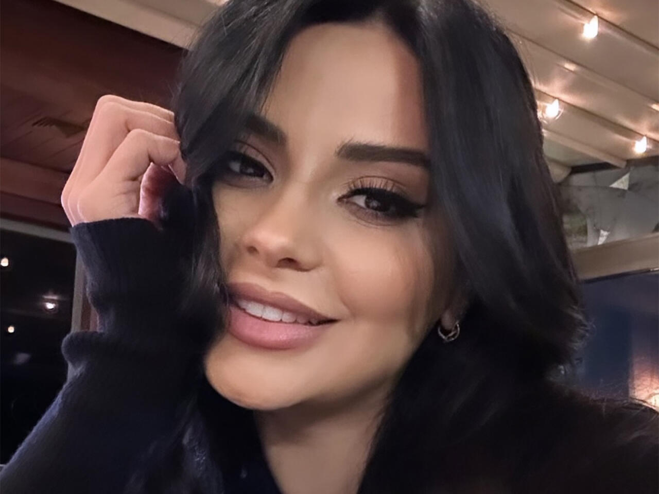 &ldquo;Bərkbərk yapışdıqları k&uuml;rs&uuml;ləri vaxtında gənclərə təhvil verməli idilər&rdquo; 